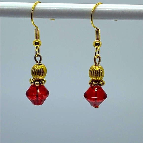 21053 ⭐️Red rhinestone earrings⭐️ - Picture 1 of 5